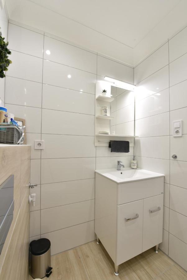 Kiralykut 1 Apartman - Ingyen Parkolas, Bicajok, Ac Székesfehérvár Exterior foto